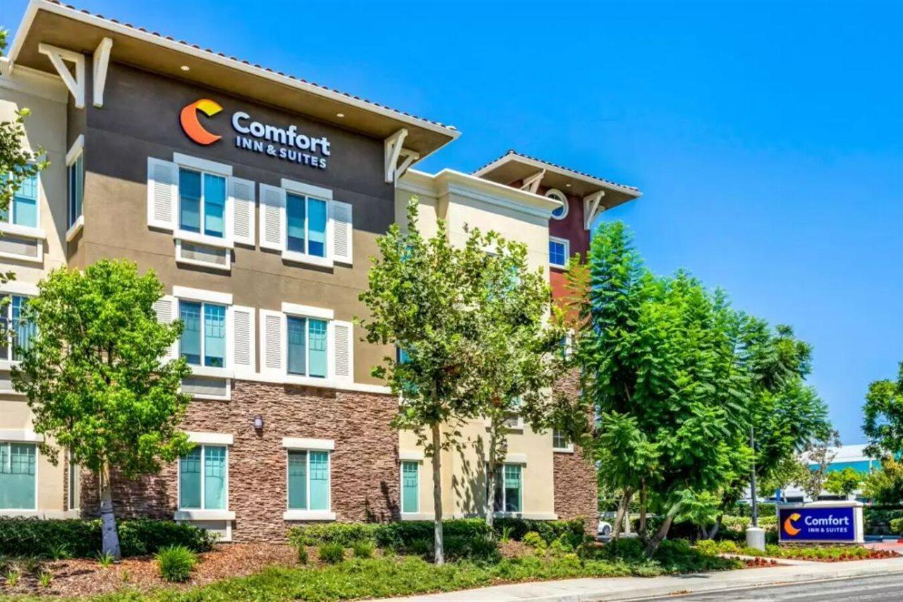 Comfort Inn & Suites Near Ontario Airport Kültér fotó
