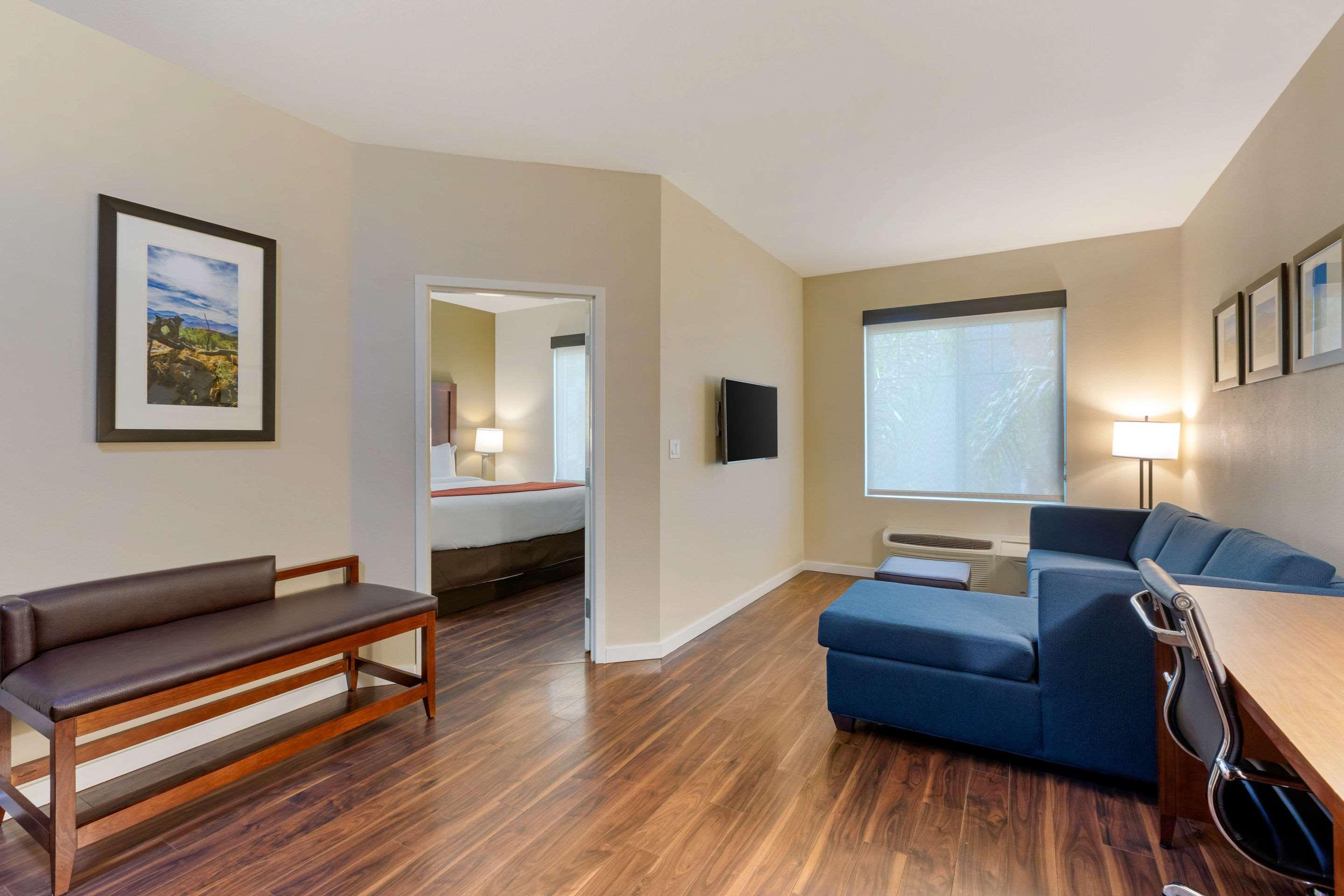 Comfort Inn & Suites Near Ontario Airport Kültér fotó