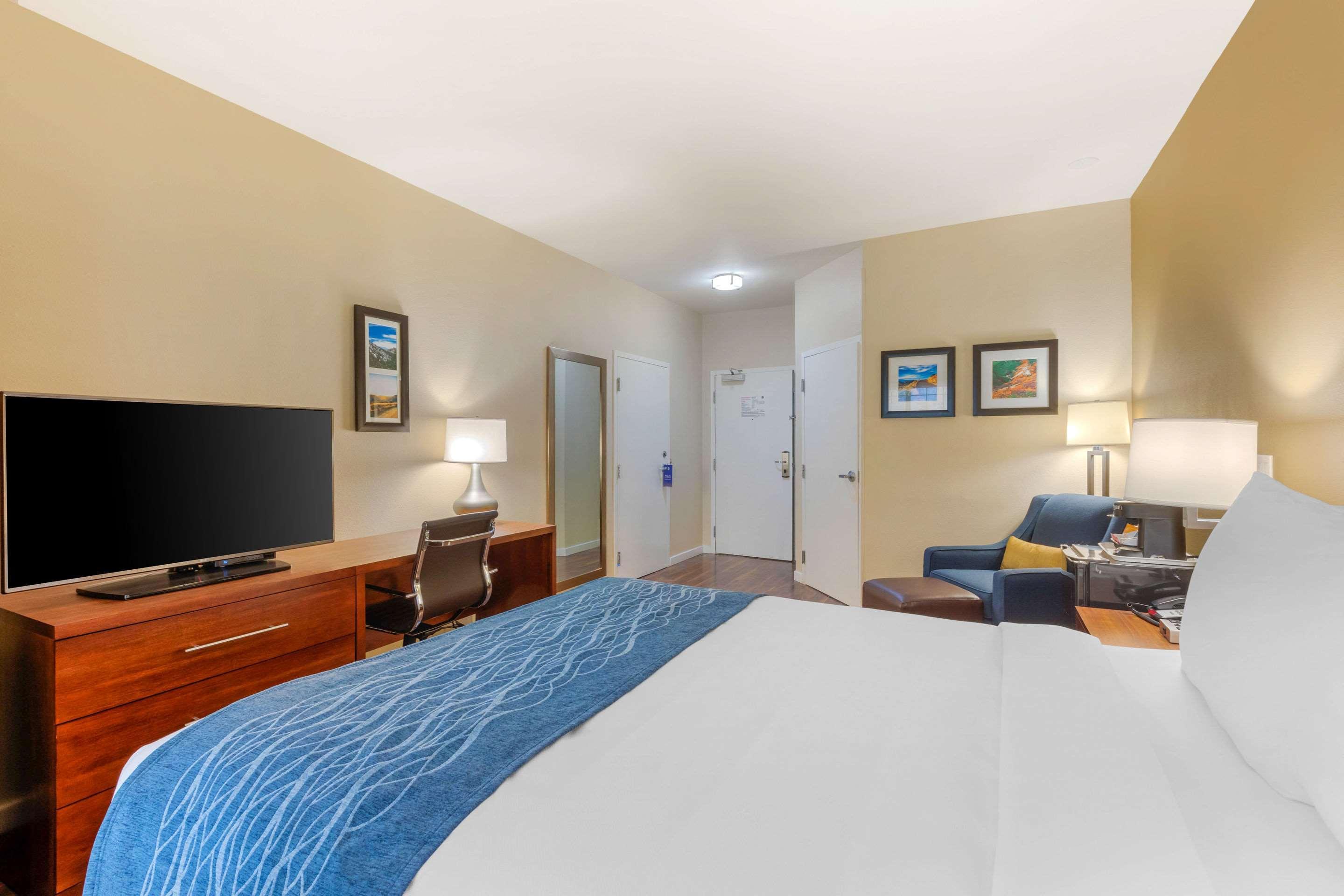Comfort Inn & Suites Near Ontario Airport Kültér fotó