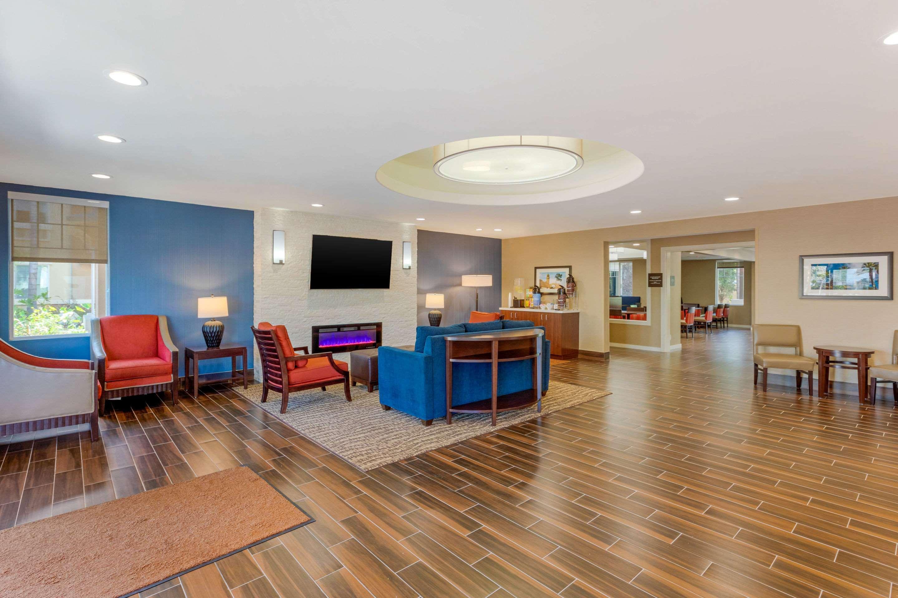 Comfort Inn & Suites Near Ontario Airport Kültér fotó