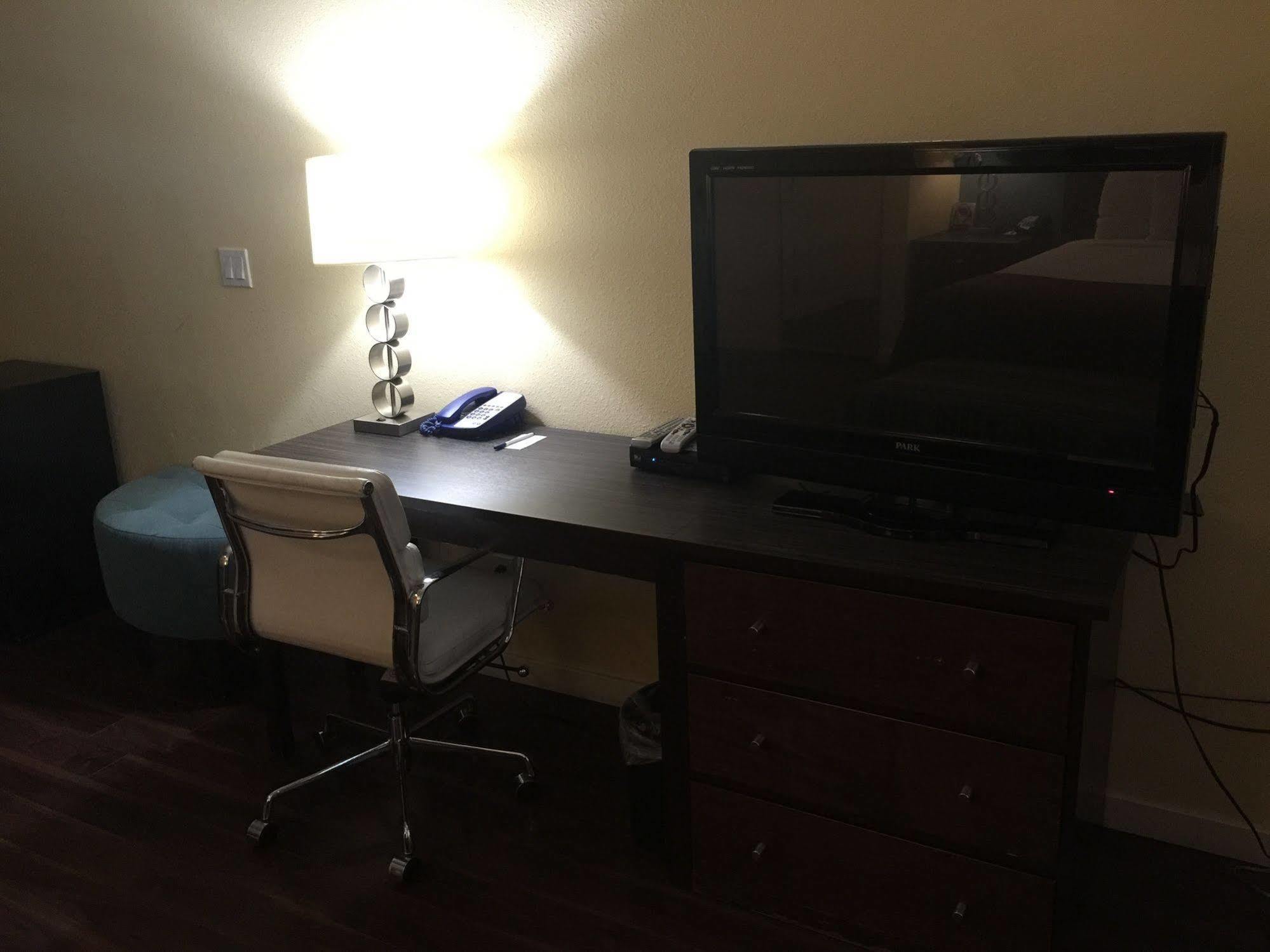 Comfort Inn & Suites Near Ontario Airport Kültér fotó